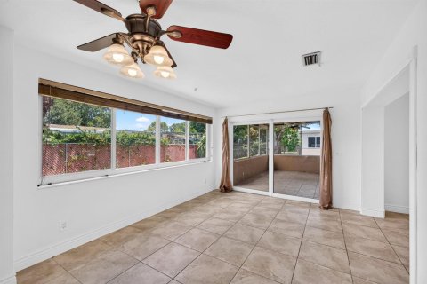 Casa en venta en Pembroke Pines, Florida, 3 dormitorios, 150.04 m2 № 2185697 - foto 18