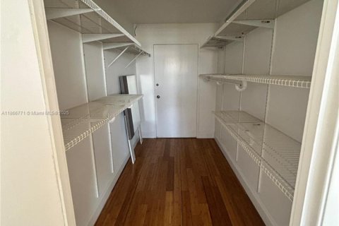 Condominio en venta en Aventura, Florida, 2 dormitorios, 145.39 m2 № 1979357 - foto 17