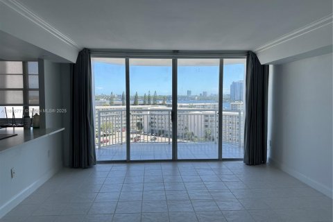 Condominio en venta en Aventura, Florida, 2 dormitorios, 145.39 m2 № 1979357 - foto 23