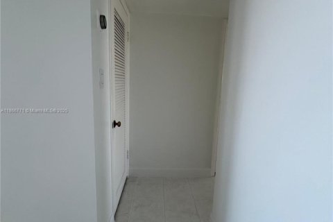 Condominio en venta en Aventura, Florida, 2 dormitorios, 145.39 m2 № 1979357 - foto 11