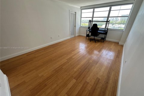 Condominio en venta en Aventura, Florida, 2 dormitorios, 145.39 m2 № 1979357 - foto 13