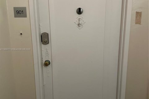 Condominio en venta en Aventura, Florida, 2 dormitorios, 145.39 m2 № 1979357 - foto 3