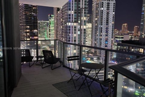 Copropriété à louer à Miami, Floride: 2 chambres, 118.82 m2 № 2153389 - photo 4