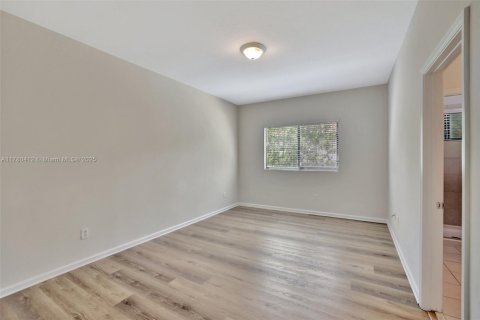 Townhouse in Oakland Park, Florida 3 bedrooms, 121.05 sq.m. № 1697883 - photo 27