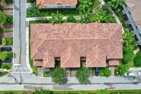 Townhouse in Oakland Park, Florida 3 bedrooms, 121.05 sq.m. № 1697883 - photo 5