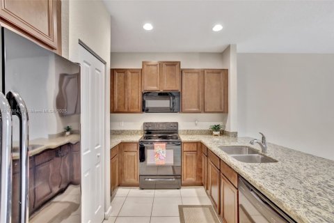 Townhouse in Oakland Park, Florida 3 bedrooms, 121.05 sq.m. № 1697883 - photo 16