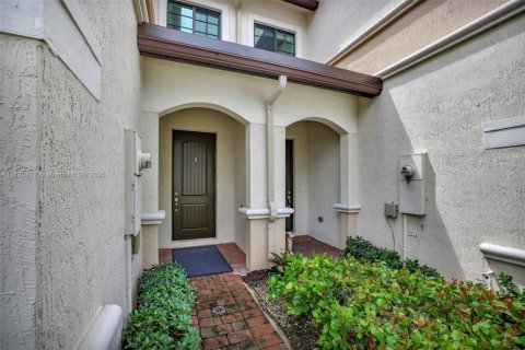Townhouse in Oakland Park, Florida 3 bedrooms, 121.05 sq.m. № 1697883 - photo 6