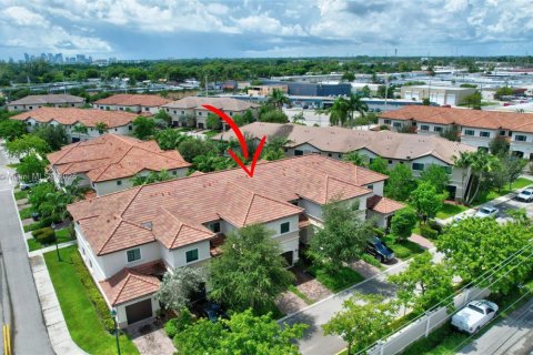 Townhouse in Oakland Park, Florida 3 bedrooms, 121.05 sq.m. № 1697883 - photo 4