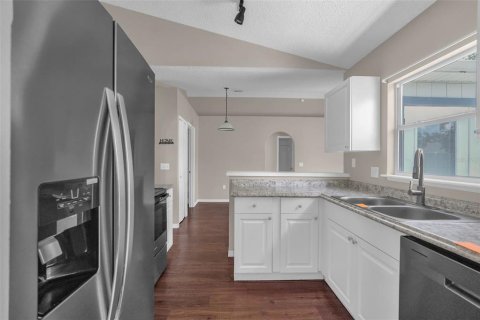 Villa ou maison à vendre à Kissimmee, Floride: 3 chambres, 131.18 m2 № 2211309 - photo 5