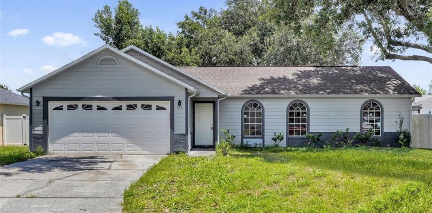 Villa ou maison à Kissimmee, Floride 3 chambres, 131.18 m2 № 2211309