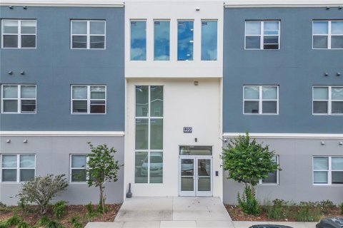 Condo in Orlando, Florida, 3 bedrooms № 2117765