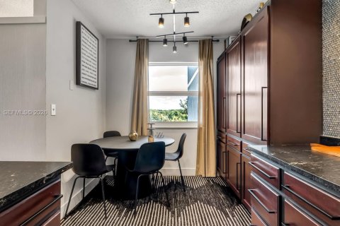 Condominio en venta en Hollywood, Florida, 2 dormitorios, 124.86 m2 № 2006119 - foto 3