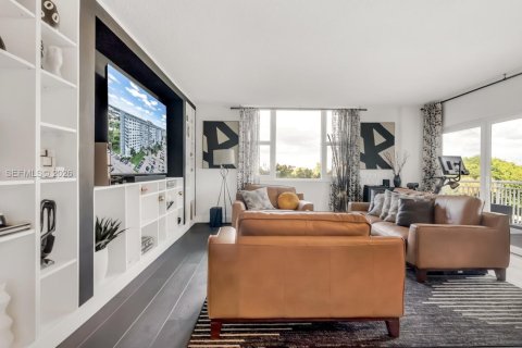 Condominio en venta en Hollywood, Florida, 2 dormitorios, 124.86 m2 № 2006119 - foto 7