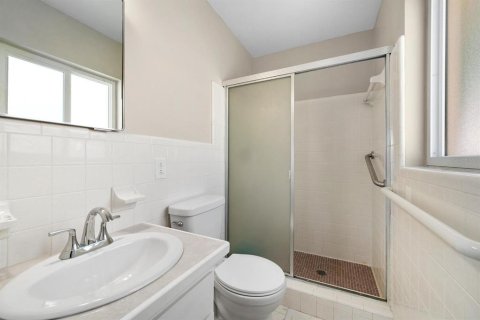 House in Saint Petersburg, Florida 3 bedrooms, 161.56 sq.m. № 1602288 - photo 20