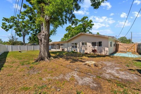 House in Saint Petersburg, Florida 3 bedrooms, 161.56 sq.m. № 1602288 - photo 24