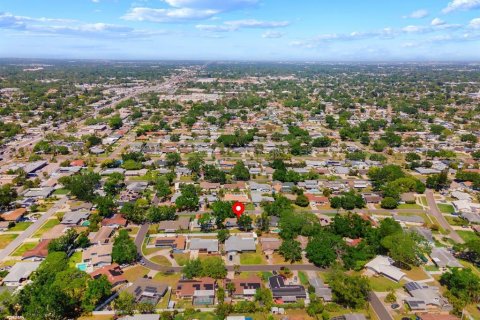 House in Saint Petersburg, Florida 3 bedrooms, 161.56 sq.m. № 1602288 - photo 3
