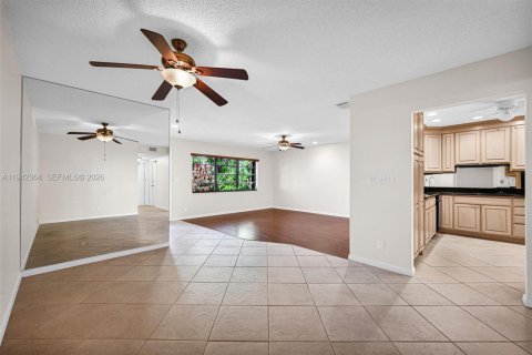 Condominio en venta en Pompano Beach, Florida, 2 dormitorios, 116.13 m2 № 2000451 - foto 2