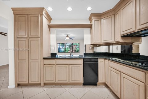 Condominio en venta en Pompano Beach, Florida, 2 dormitorios, 116.13 m2 № 2000451 - foto 5