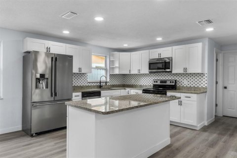 Casa en venta en Port Richey, Florida, 3 dormitorios, 136.66 m2 № 1907557 - foto 3