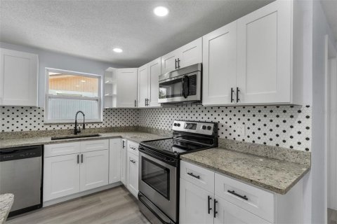 Casa en venta en Port Richey, Florida, 3 dormitorios, 136.66 m2 № 1907557 - foto 5