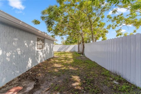 Casa en venta en Port Richey, Florida, 3 dormitorios, 136.66 m2 № 1907557 - foto 15