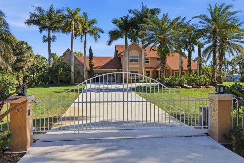 House in Palm Beach Gardens, Florida 5 bedrooms, 432.37 sq.m. № 2251102 - photo 5