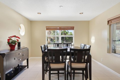 House in Palm Beach Gardens, Florida 5 bedrooms, 432.37 sq.m. № 2251102 - photo 24