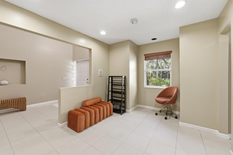 House in Palm Beach Gardens, Florida 5 bedrooms, 432.37 sq.m. № 2251102 - photo 16