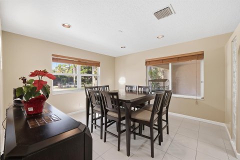 House in Palm Beach Gardens, Florida 5 bedrooms, 432.37 sq.m. № 2251102 - photo 23