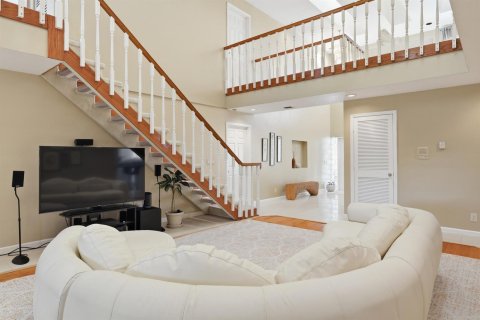 House in Palm Beach Gardens, Florida 5 bedrooms, 432.37 sq.m. № 2251102 - photo 9