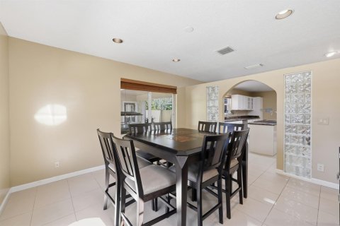 House in Palm Beach Gardens, Florida 5 bedrooms, 432.37 sq.m. № 2251102 - photo 27