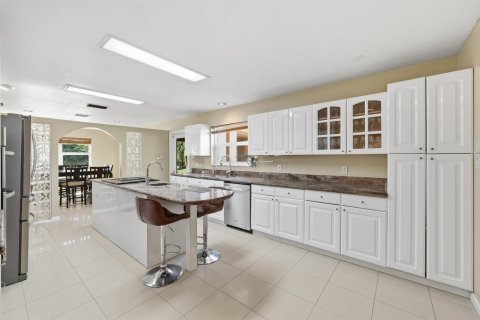 House in Palm Beach Gardens, Florida 5 bedrooms, 432.37 sq.m. № 2251102 - photo 20