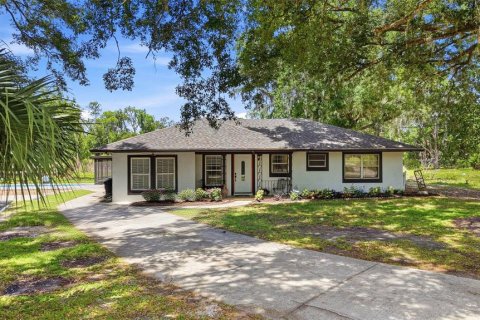 House in Wesley Chapel, Florida 5 bedrooms, 234.95 sq.m. № 2122935