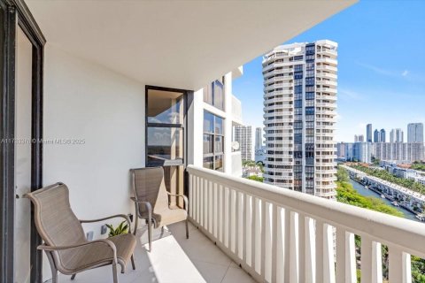 Copropriété à vendre à Aventura, Floride: 3 chambres, 170.94 m2 № 1892323 - photo 23