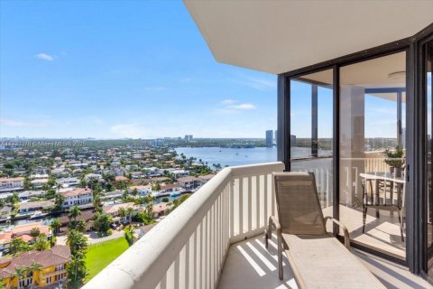 Copropriété à vendre à Aventura, Floride: 3 chambres, 170.94 m2 № 1892323 - photo 15