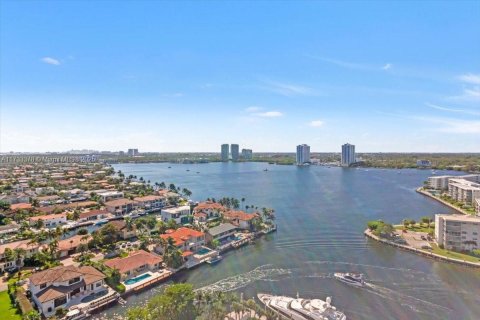 Copropriété à vendre à Aventura, Floride: 3 chambres, 170.94 m2 № 1892323 - photo 1