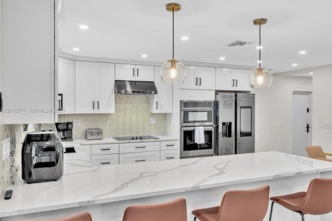 Villa ou maison à vendre à Dania Beach, Floride: 5 chambres, 176.05 m2 № 2085413 - photo 15
