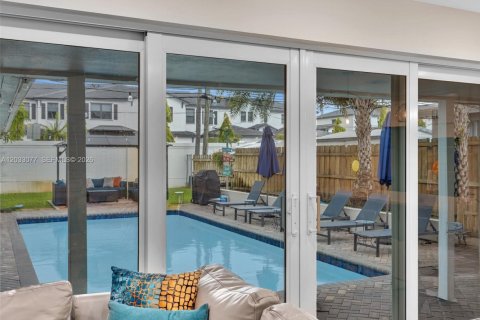 Villa ou maison à vendre à Dania Beach, Floride: 5 chambres, 176.05 m2 № 2085413 - photo 4