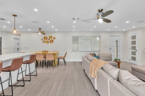 Villa ou maison à vendre à Dania Beach, Floride: 5 chambres, 176.05 m2 № 2085413 - photo 12