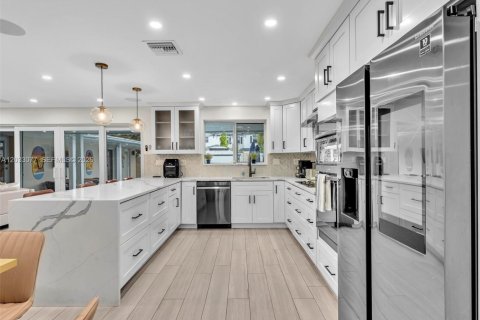 Villa ou maison à vendre à Dania Beach, Floride: 5 chambres, 176.05 m2 № 2085413 - photo 19