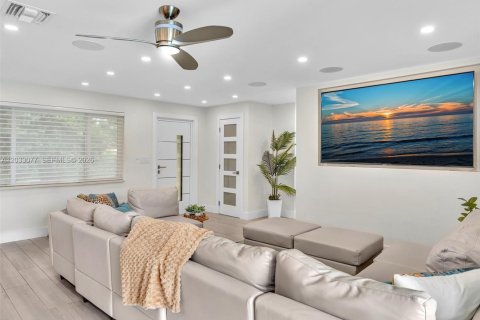 Villa ou maison à vendre à Dania Beach, Floride: 5 chambres, 176.05 m2 № 2085413 - photo 13