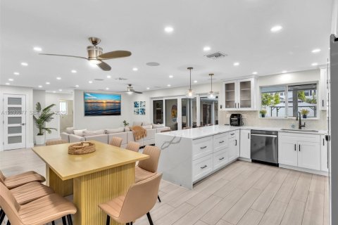 Villa ou maison à vendre à Dania Beach, Floride: 5 chambres, 176.05 m2 № 2085413 - photo 18