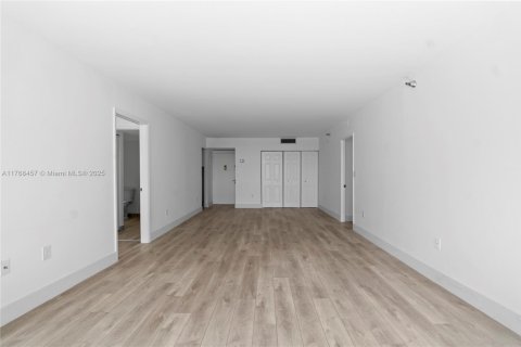 Copropriété à vendre à Aventura, Floride: 2 chambres, 93.92 m2 № 1985464 - photo 5