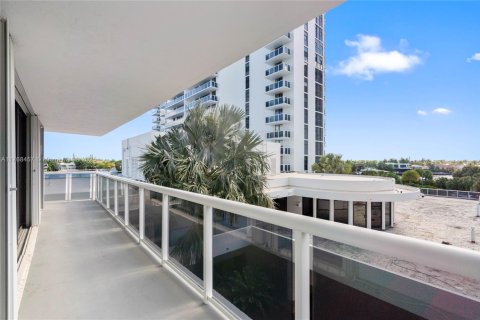 Copropriété à vendre à Aventura, Floride: 2 chambres, 93.92 m2 № 1985464 - photo 23
