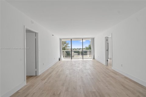 Copropriété à vendre à Aventura, Floride: 2 chambres, 93.92 m2 № 1985464 - photo 3