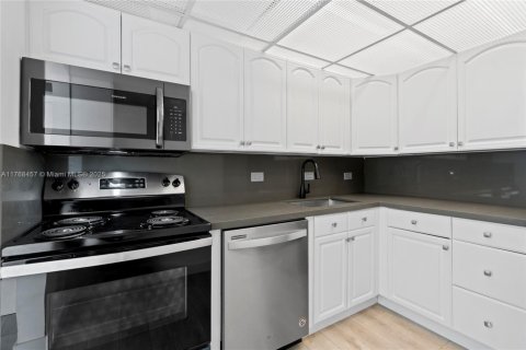 Copropriété à vendre à Aventura, Floride: 2 chambres, 93.92 m2 № 1985464 - photo 7