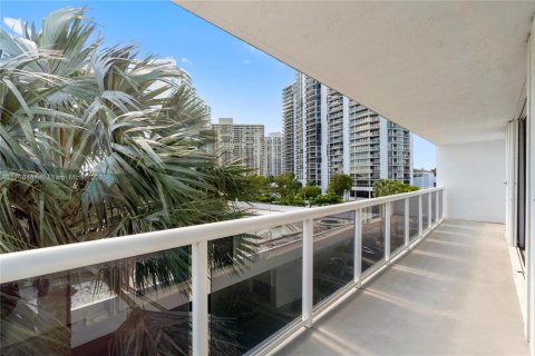 Copropriété à vendre à Aventura, Floride: 2 chambres, 93.92 m2 № 1985464 - photo 26