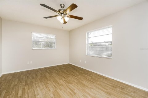 Casa en alquiler en Deltona, Florida, 3 dormitorios, 119.75 m2 № 1873244 - foto 12