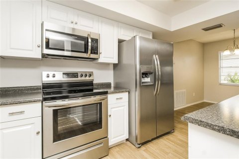 Casa en alquiler en Deltona, Florida, 3 dormitorios, 119.75 m2 № 1873244 - foto 5
