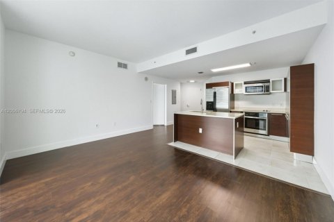 Condominio en alquiler en Miami, Florida, 1 dormitorio, 72.46 m2 № 2071151 - foto 9